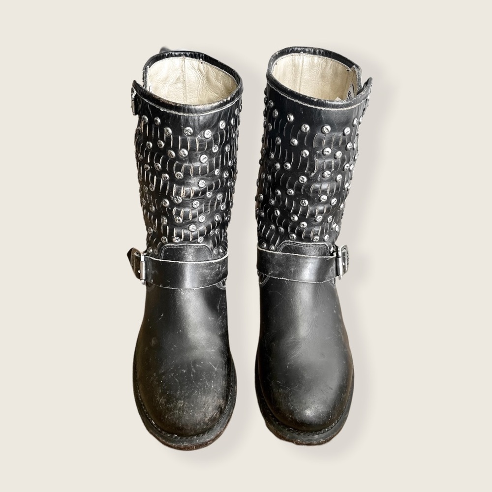 Frye Jenna Studded Disc Vintage Antique Distressed Leather Combat Short Boot - Picture 11 of 16